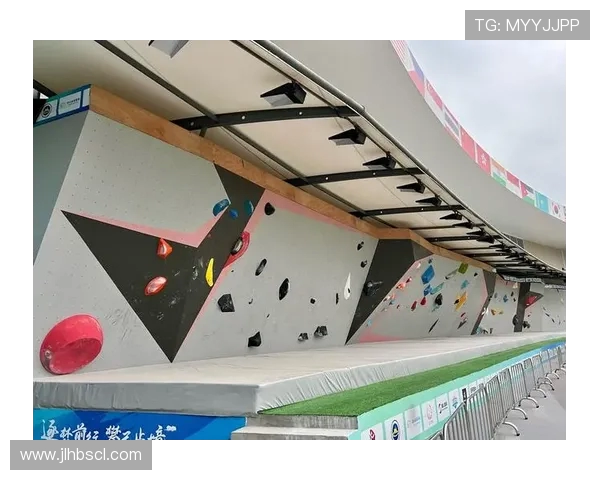 重庆极限运动队在世界攀岩锦标赛中以55分领先积分榜引发关注